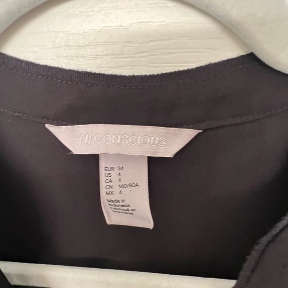 H&M Black Blouse Size 4 - Picture 2 of 3